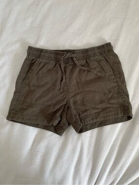 Reitmans Olive Green Drawstring Shorts with Pockets